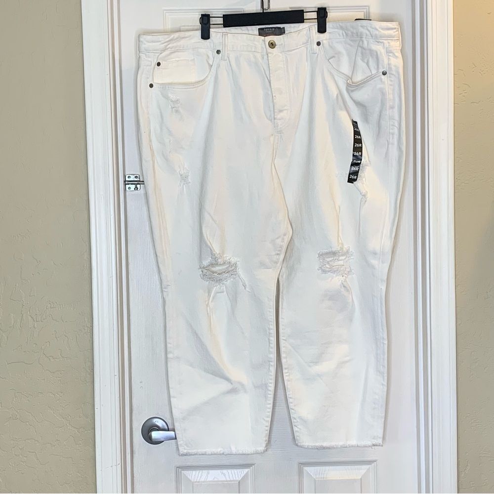 Torrid High Rise Straight White Jeans Busted Knees Size 26R